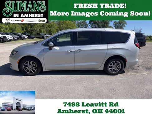 Used 2023 Chrysler Voyager LX FWD image 1