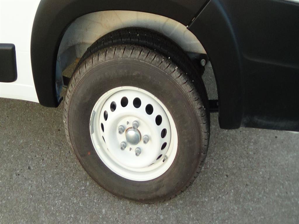 Used 2025 RAM ProMaster 2500 w/ Storage Group FWD image 9