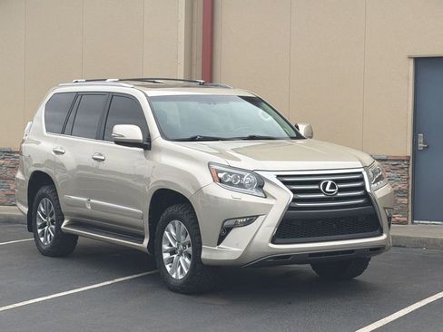 Used 2015 Lexus GX 460 w/ Premium Package AWD/4WD image 4