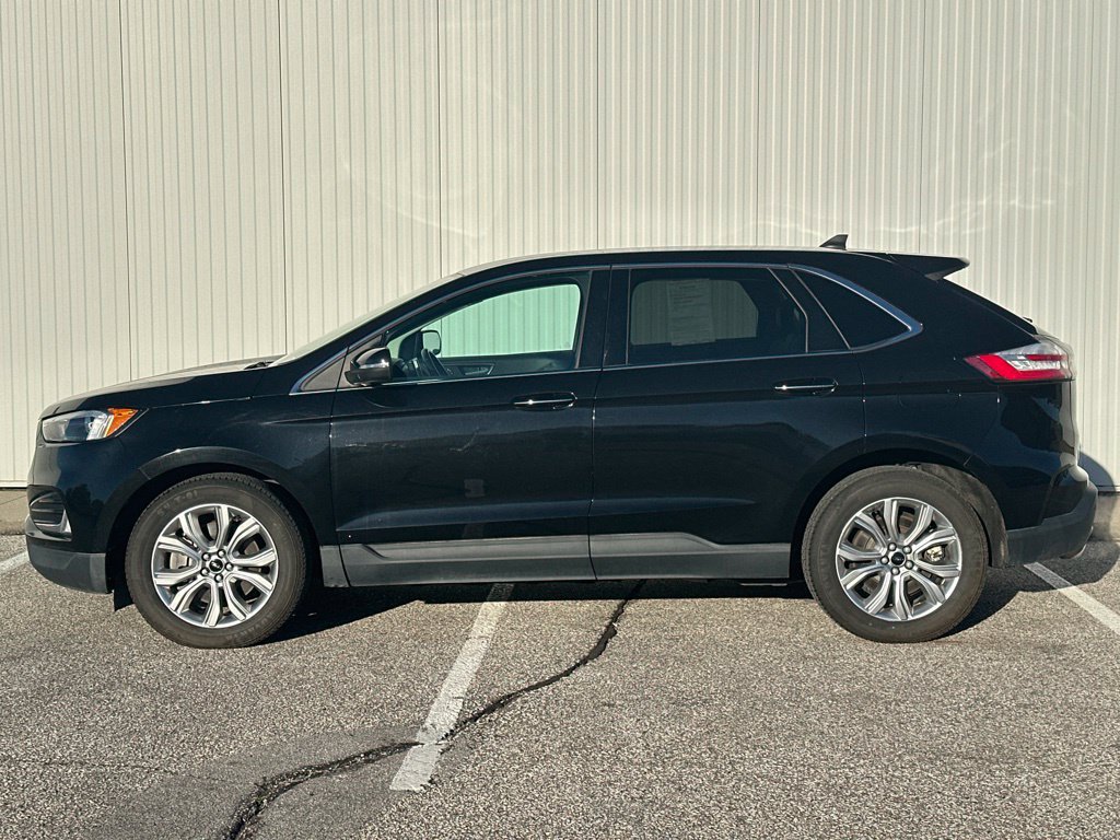 Certified 2023 Ford Edge Titanium AWD/4WD image 3