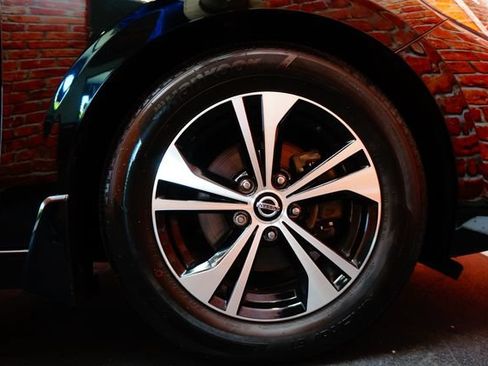 Certified 2022 Nissan Sentra SV FWD image 74