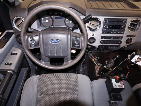 Used 2013 Ford F550 4x4 Regular Cab Super Duty w/ Payload Upgrade Pkg image 30