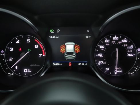 Used 2018 Alfa Romeo Stelvio AWD image 10
