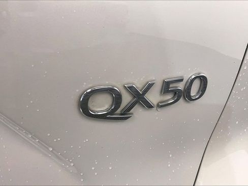 Used 2022 INFINITI QX50 Luxe w/ Appearance Package image 7