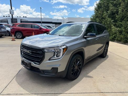 Used 2023 GMC Terrain SLE w/ Driver Convenience Package AWD/4WD image 7