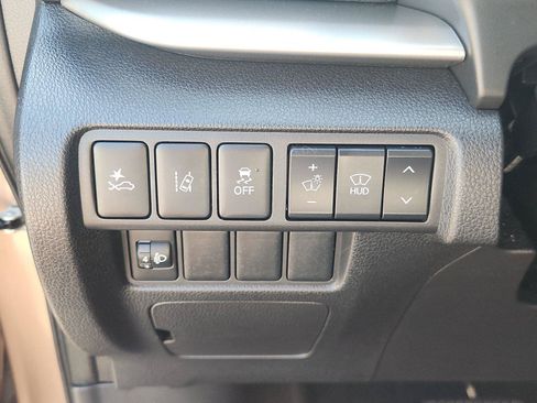 Used 2020 Mitsubishi Eclipse Cross SEL AWD/4WD image 19