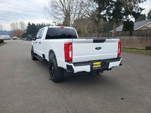 Used 2024 Ford F350 XLT image 4