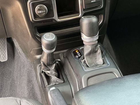 Used 2022 Jeep Wrangler Sport AWD/4WD image 20