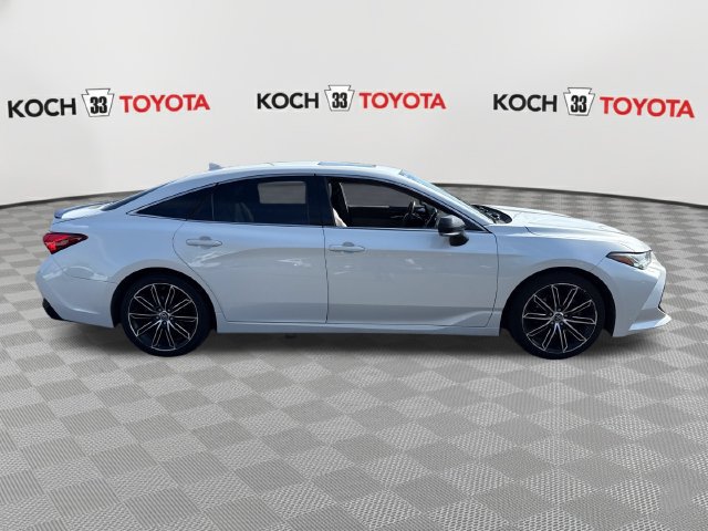 Used 2019 Toyota Avalon Touring w/ Advanced Safety Package FWD image 9