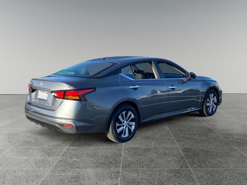 Used 2025 Nissan Altima 2.5 S FWD image 5