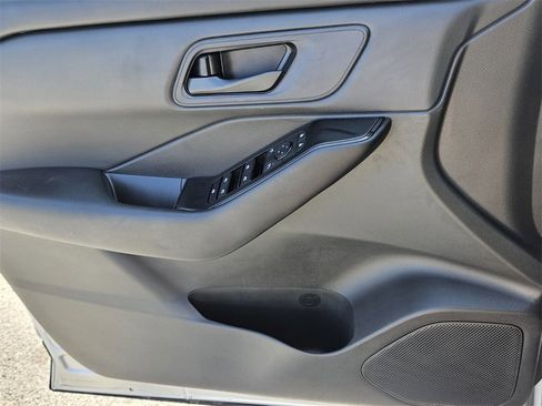 Certified 2025 Nissan Rogue S image 28