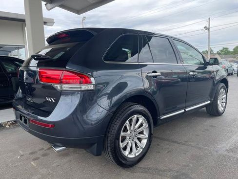 Used 2013 Lincoln MKX FWD image 2
