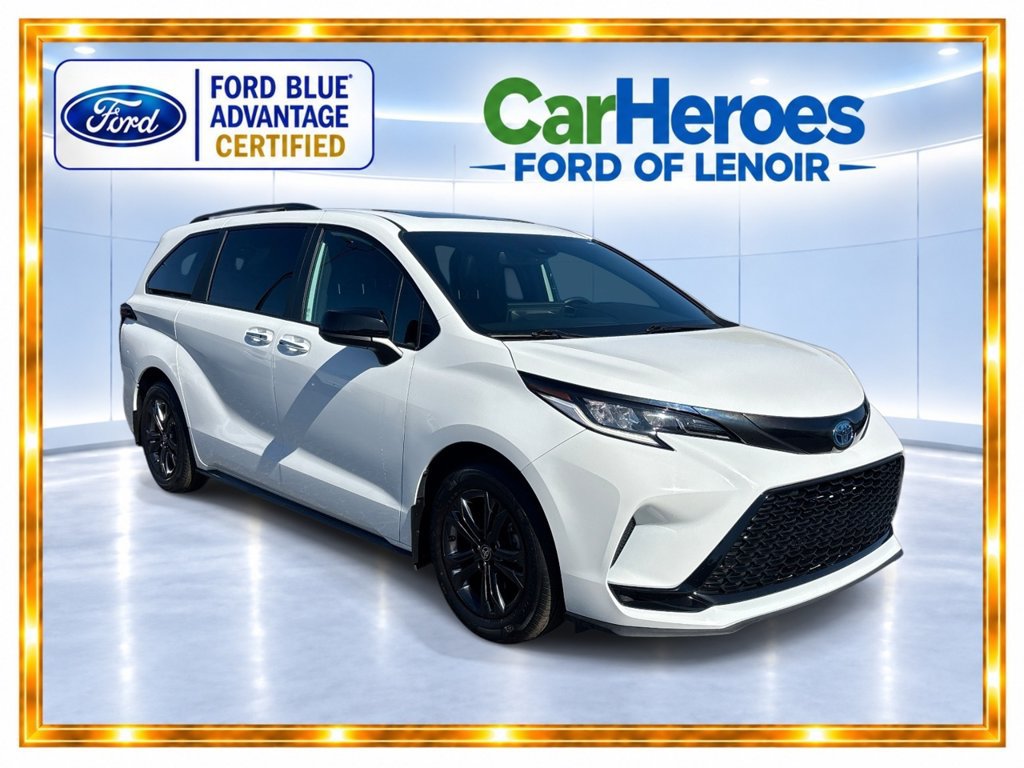 Used 2025 Toyota Sienna XSE AWD/4WD image 1