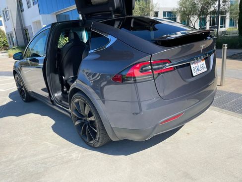 Used 2020 Tesla Model X Long Range AWD/4WD image 7