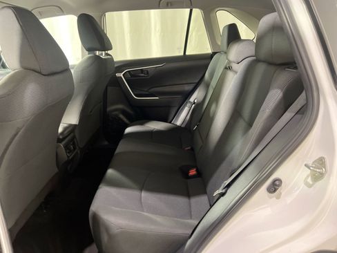 Used 2022 Toyota RAV4 LE image 23