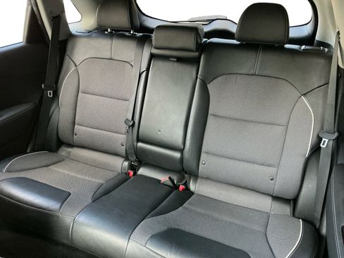 Used 2022 Kia Niro EX FWD image 13