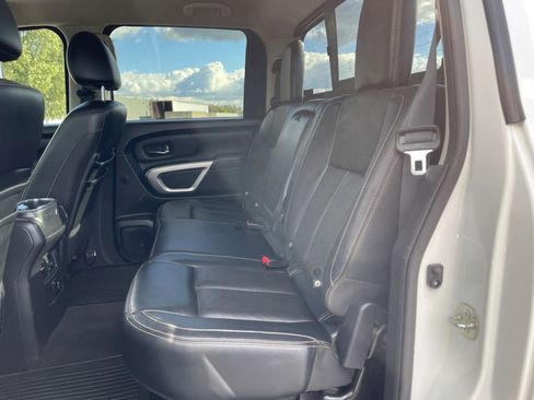 Used 2016 Nissan Titan SL image 22