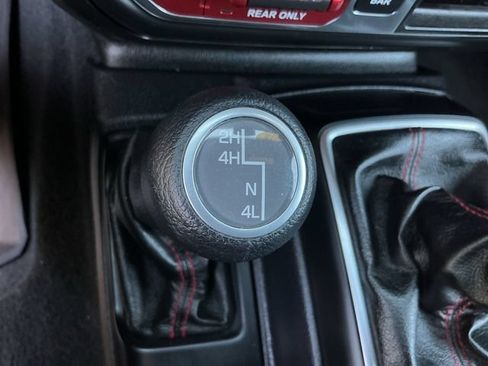 Used 2018 Jeep Wrangler Rubicon w/ LED Lighting Group AWD/4WD image 28