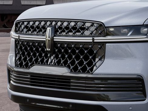 New 2027 Lincoln Navigator Reserve AWD/4WD image 17