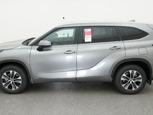 New 2026 Toyota Highlander XLE image 24