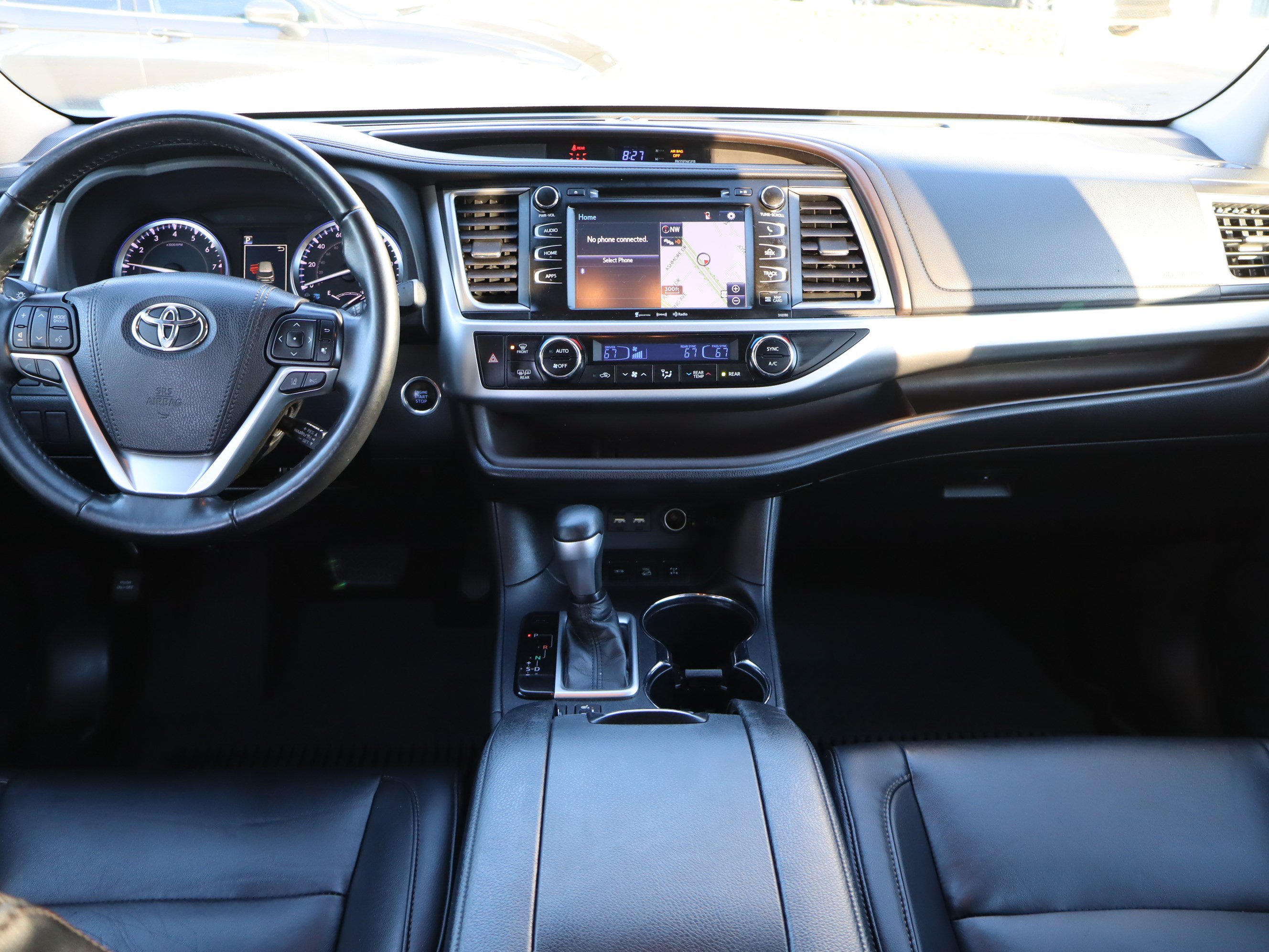 Used 2019 Toyota Highlander XLE AWD/4WD image 16