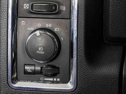 Used 2016 RAM 1500 Laramie w/ Convenience Group AWD/4WD image 35