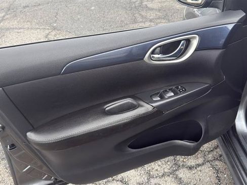 Used 2017 Nissan Sentra SR FWD image 6