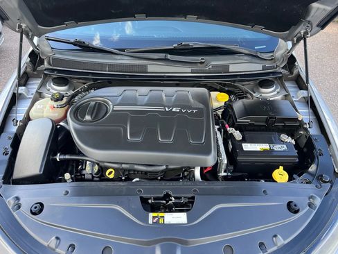 Used 2015 Chrysler 200 S image 41