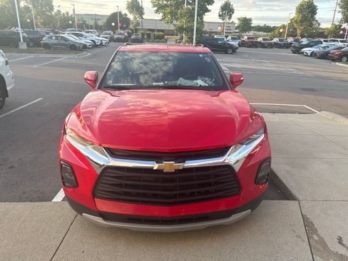 Used 2022 Chevrolet Blazer LT FWD image 2