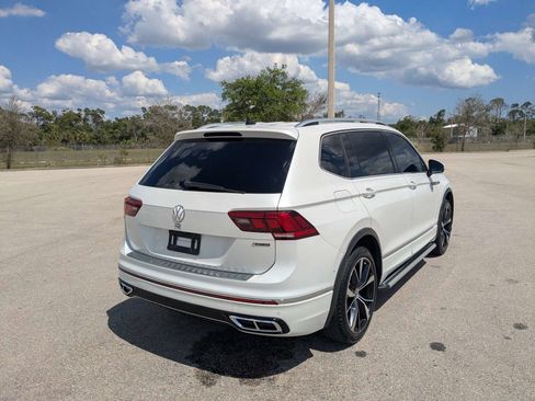 Used 2022 Volkswagen Tiguan SEL R-Line AWD/4WD image 5