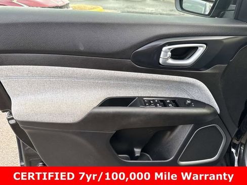 Certified 2024 Jeep Compass Latitude image 14