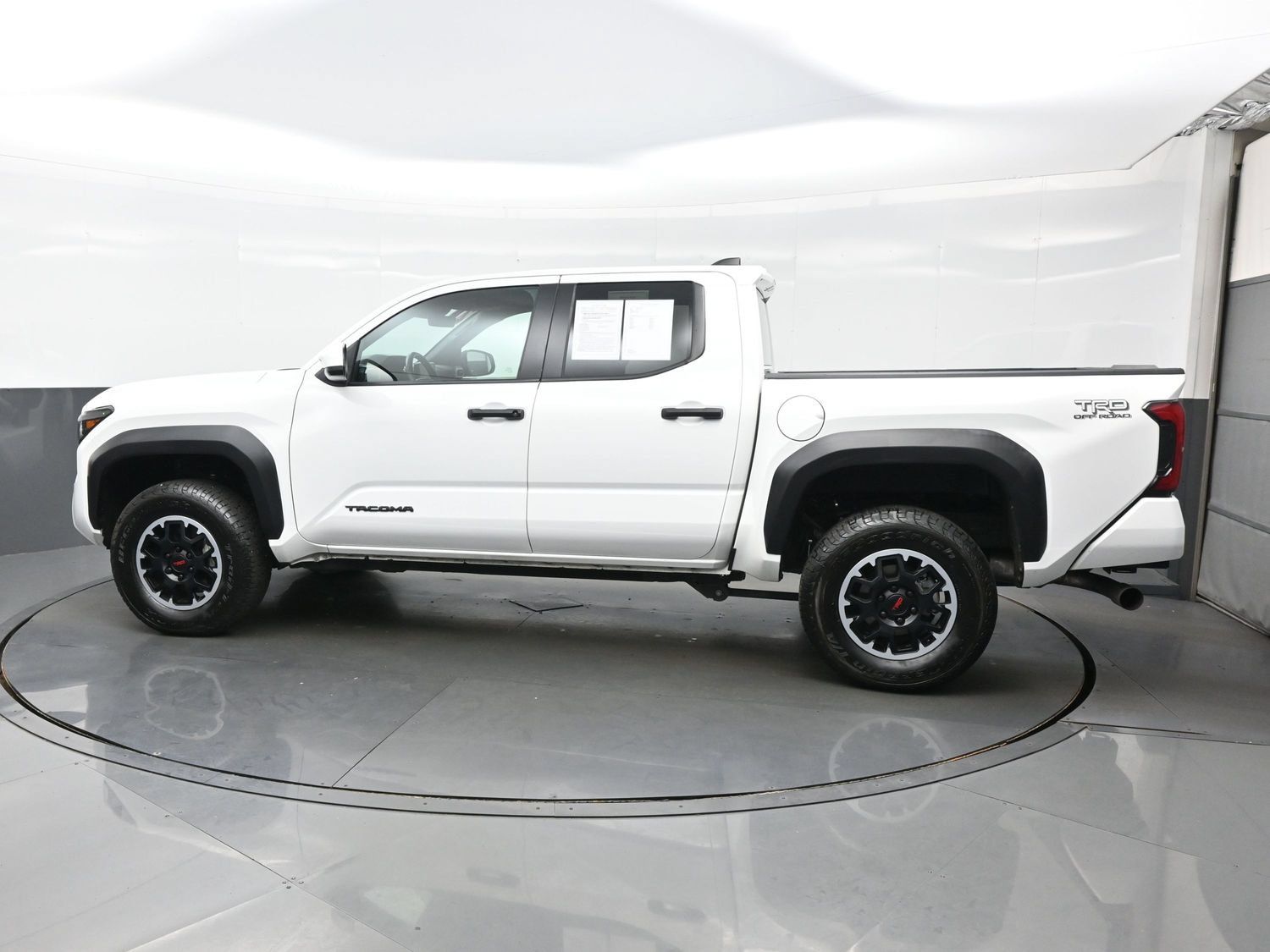 Used 2024 Toyota Tacoma TRD Off-Road AWD/4WD image 3
