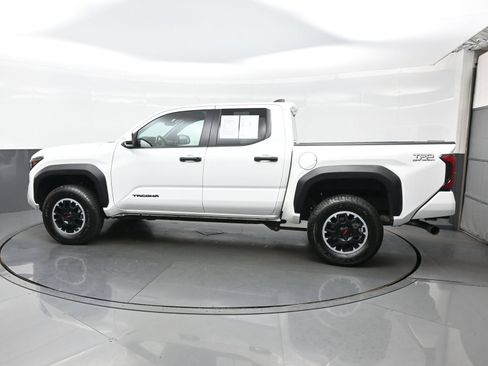 Used 2024 Toyota Tacoma TRD Off-Road AWD/4WD image 3