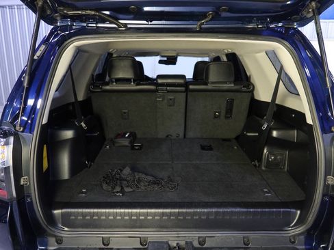 Used 2022 Toyota 4Runner SR5 Premium w/ Moonroof Package image 28