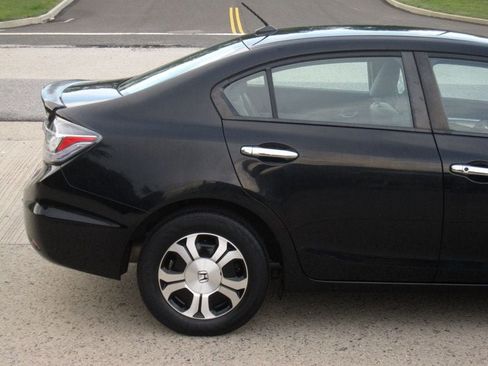 Used 2015 Honda Civic Hybrid Sedan image 11