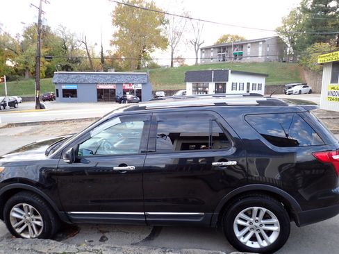 Used 2013 Ford Explorer XLT w/ Class III Trailer Tow Pkg image 9