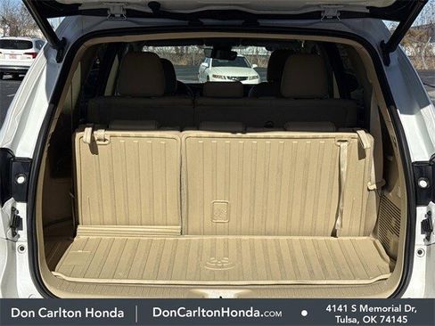 Used 2017 Toyota Highlander XLE image 9