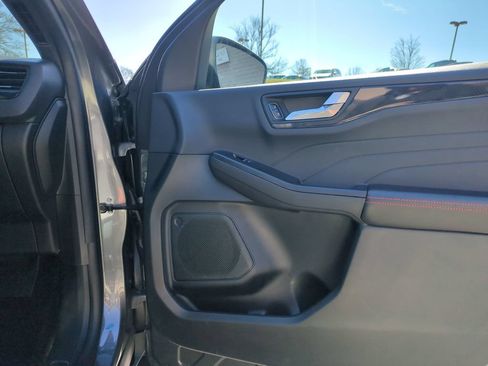 Used 2025 Ford Escape ST-Line FWD image 32