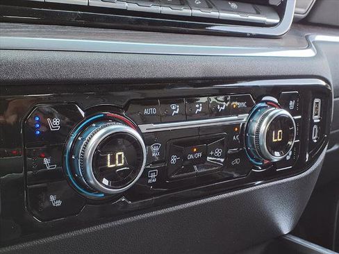 New 2026 GMC Sierra 1500 SLT image 7