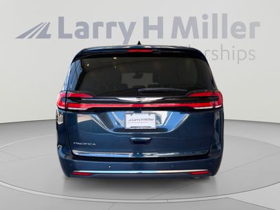 Used 2023 Chrysler Pacifica Touring-L