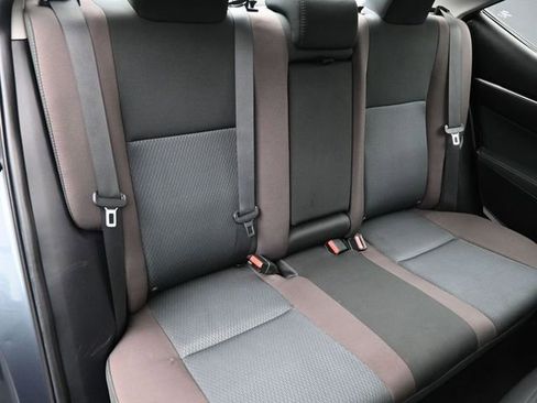 Used 2018 Toyota Corolla LE image 36