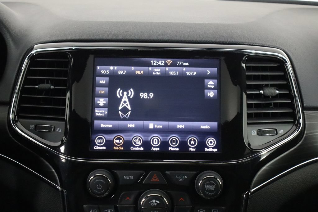 Used 2022 Jeep Grand Cherokee Limited AWD/4WD image 29