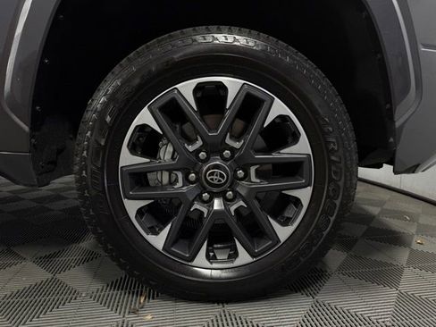 Used 2025 Toyota Tundra Limited image 32