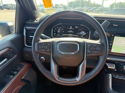 Used 2025 GMC Sierra 2500 Denali Ultimate AWD/4WD image 7