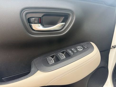 Certified 2024 Honda HR-V EX-L image 16