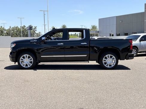 Used 2025 Chevrolet Silverado 1500 High Country AWD/4WD image 9