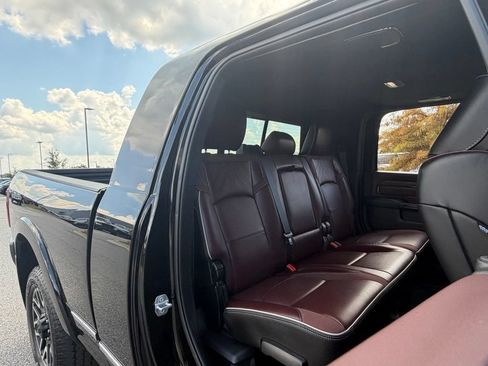 Used 2025 RAM 2500 Limited AWD/4WD image 20