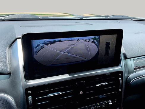 Used 2023 Lexus GX 460 Luxury w/ Accessory Package AWD/4WD image 27