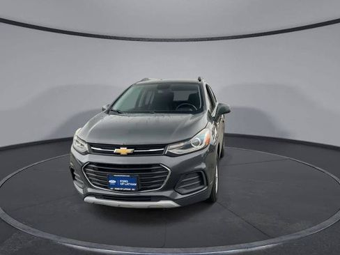 Used 2017 Chevrolet Trax LT w/ Driver Confidence Package AWD/4WD image 3