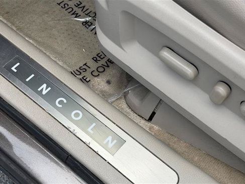 Used 2011 Lincoln MKX 2WD w/ 101A Rapid Spec Order Code image 24